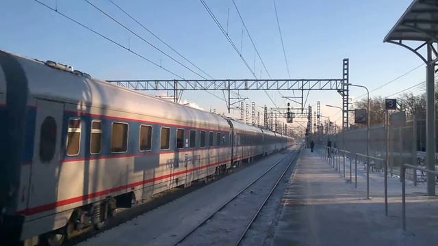 ЭП20-012 с поездом №748 "Невский Экспресс" Москва - Санкт-Петербург смотреть онлайн