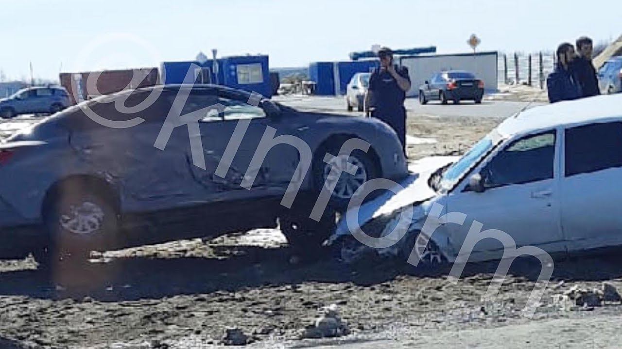 Столкновение двух авто с опрокидыванием на Югорском тракте. Запись с видеорегистратора смотреть онлайн