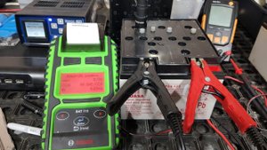 AGM  аккумулятор 2017 г.,  высох.  Вскрытие. Долив воды. Разгон( 1 часть )