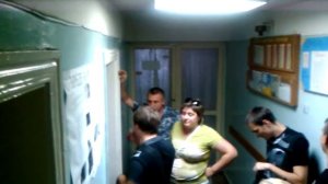 Штурм родителями здравпункта ВНУ им. В. Даля в день поселения в общежитие (Часть 1))