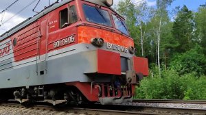 Электровоз ВЛ11-040/041А с грузовым поездом