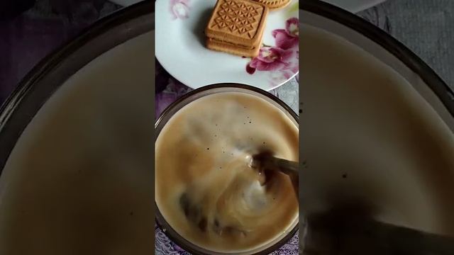 Кофе с молоком #shorts смотреть онлайн