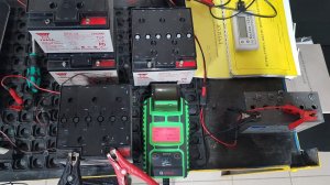 AGM YUASA ( 12/ 24 Ah ). Вскрытие, долив воды, заряд. Тестирование.  В работе  12  лет.