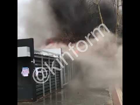 В Сургуте сгорела остановка смотреть онлайн