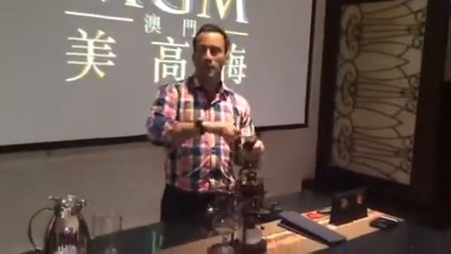 Black Ivory Coffee brewing demo @ MGM Macau Mar/2014 смотреть онлайн