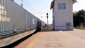 Зеленый! ВЛ11-830 с грузовым поездом на ст. Голутвин