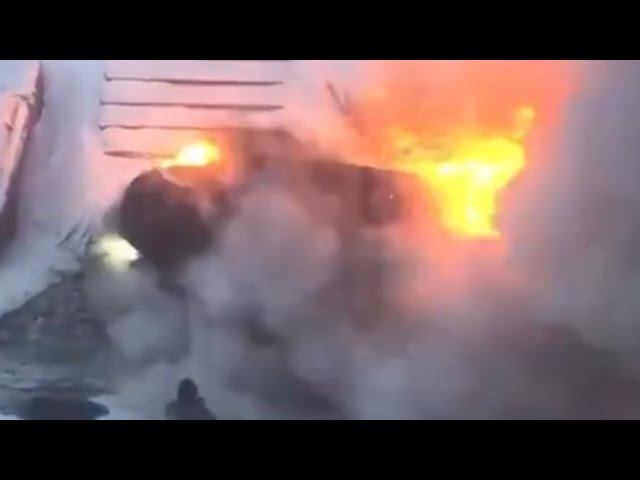 Сгорел Mercedes GLE смотреть онлайн