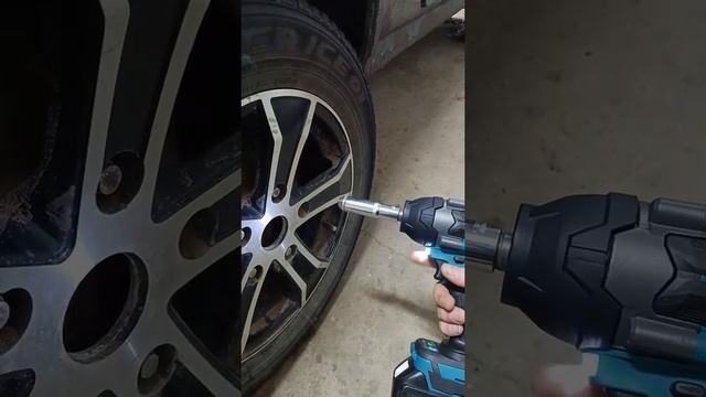 Гайковерт аккумуляторный ударный