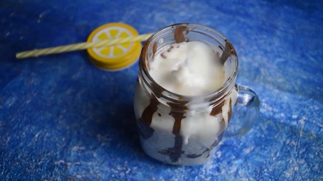 Dalgona Coffee - 2 ways | Mocha & Caramel Dalgona coffee recipe [english] смотреть онлайн