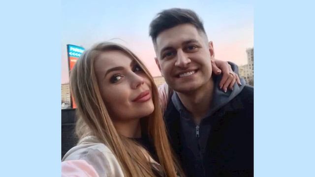 Манукяна заметили в компании бывшей возлюбленной