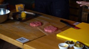 Фирменные бургеры с различными соусами