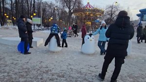 Места где можно загадать желание: Скульптура Карандаша и Кляксы. г. Тюмень