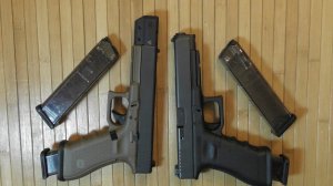 Глок 17 с Компенсатором vs Глок 34 - Настольное Сравнение