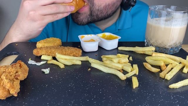 ASMR SANDWICH WITH CHEESE, BEEF & BACON, CHICKEN, NUGGETS, FRIES & COFFEE MUKBANG (EATING SOUNDS) смотреть онлайн
