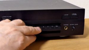 Yamaha CDX-890 CD Player - HiFi