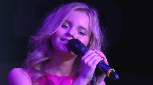 Алиса Кожикина — Moon River (Курск 2017)