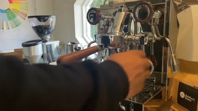Long Black - Rocket Giotto R Espresso Machine смотреть онлайн