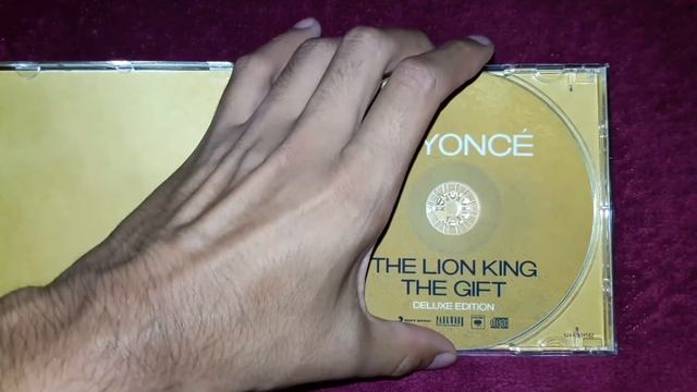 CD Beyoncé - The Lion King: The Gift (Deluxe Edition) - Unboxing смотреть онлайн