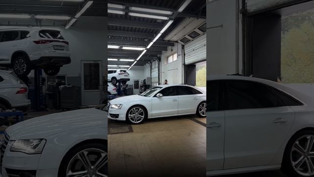 Как вам вид этой Audi S8 в движении?