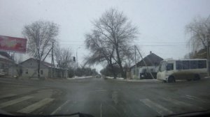 В г. Минеральные Воды помогают бабушкам.