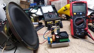 INCREDIBLE TINY 500W 4 OHM IRS2092S KIT MONO CLASS D AMPLIFIER TEST USING LINEAR VOLTAGE DOUBLER PS