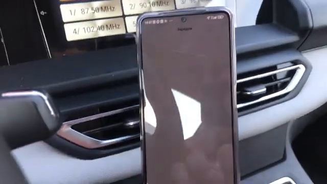 Процесс зарядки и не удобство расположения управления климата на руле EVOLUTE i-PRO/ Эволют айпро смотреть онлайн