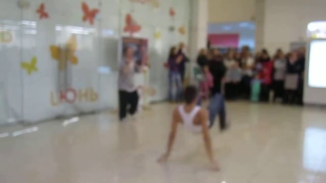 красноярский пацан танцует брейк смотреть онлайн