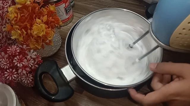 1 pound cake with 2 eggs|| chocolate sponge || how to whip cream @iqra's cooking corner