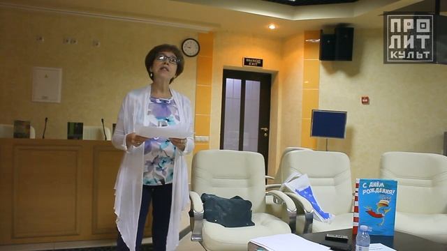 Марина Бородицкая читает свое стихотворение смотреть онлайн