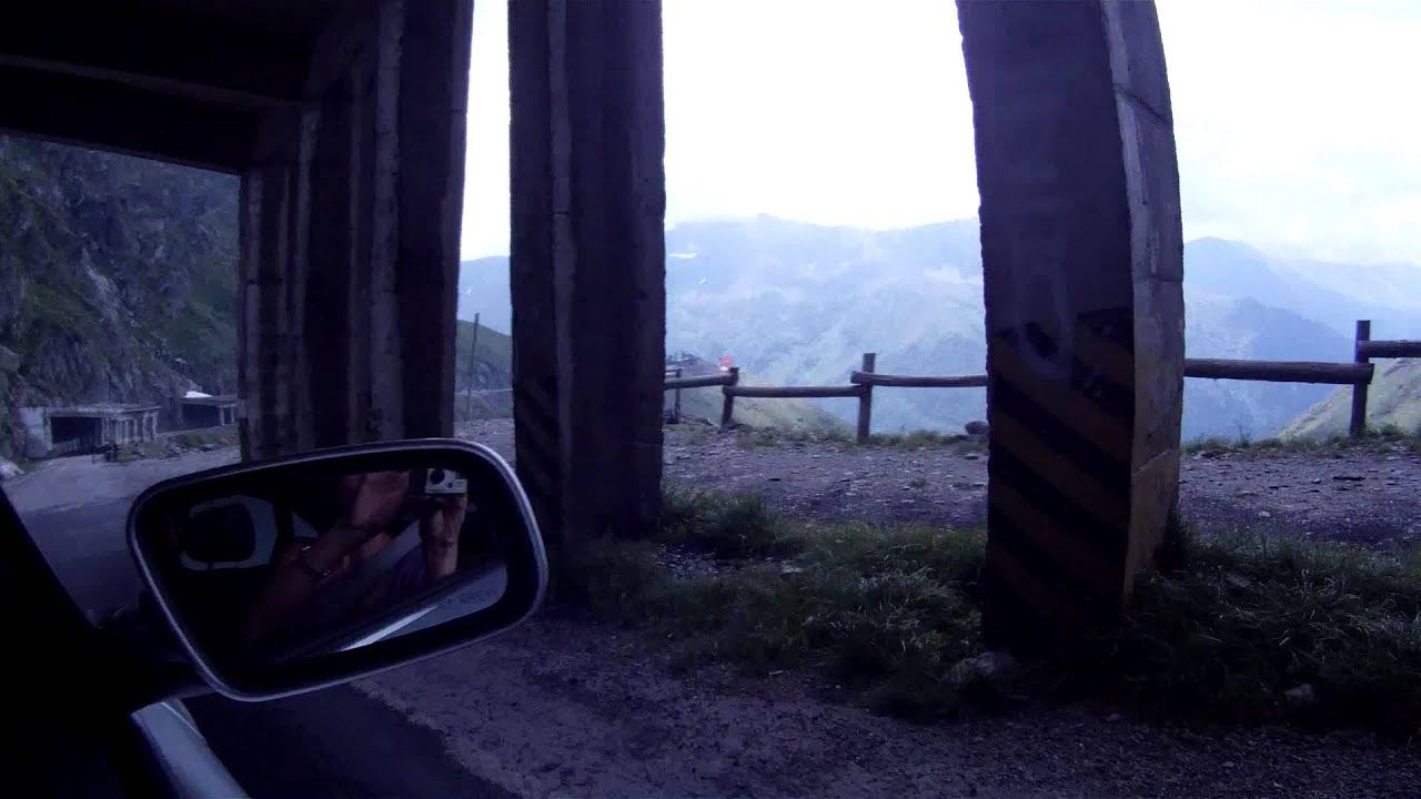 Тоннель в горе. Перевал Transfagarasan.