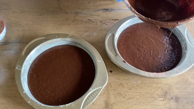 EASY chocolate cake!! Decadent Chocolate & Coffee Cake смотреть онлайн