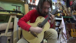 Звучит гитара "Шуляковский" из клена мастера Антона Хорина. Gaspar Sanz Pavanas исп. Алексей Тонких