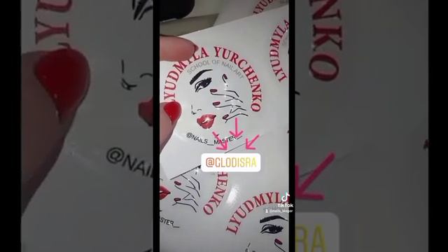 Обзор / печать на чашках, худи, футболки / постеры / брендовые наклейки / бирки / меню / магниты