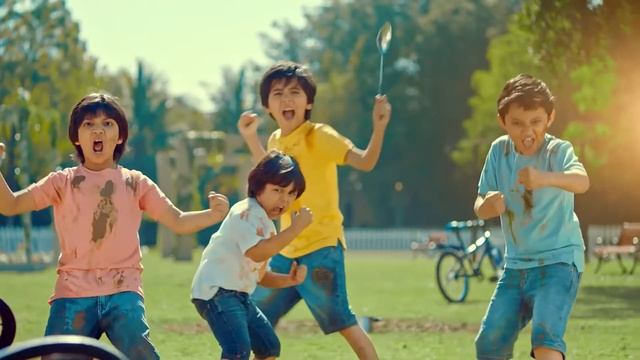 shoaib akhtar in action in pakistan stains league Surf Excel