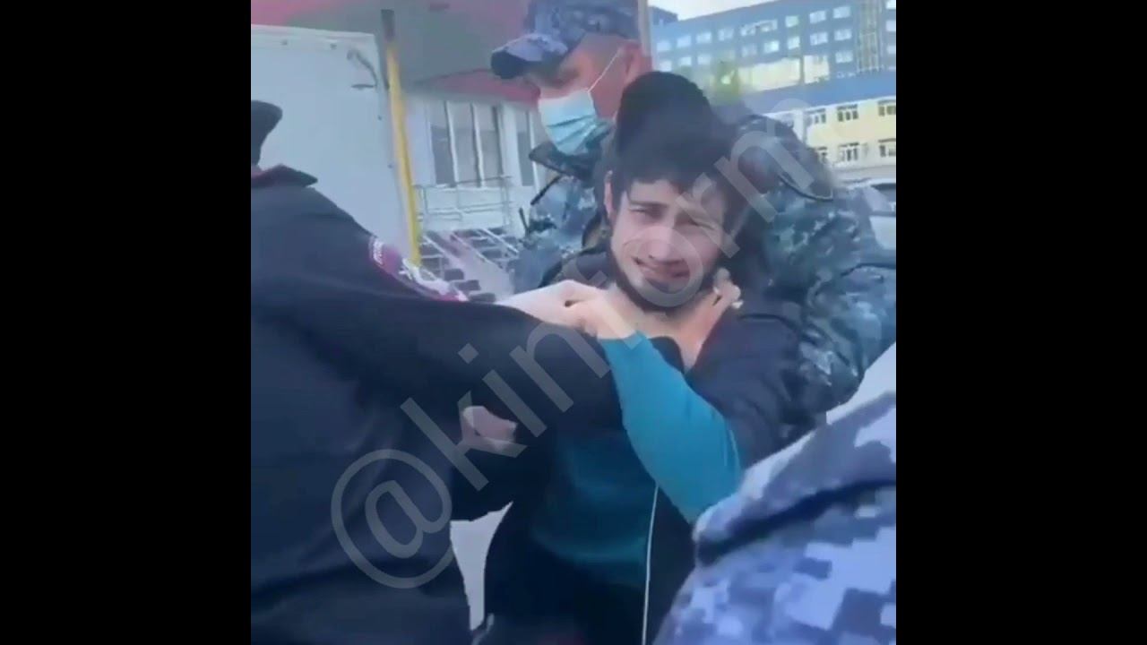 14:26   22 сентября 2021 2гуте скрутили мужчину, приехавшего к жене после родов смотреть онлайн