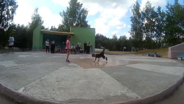 БИТВА ЗА ЛАГЕРЬ 2018: Flash vs Belka смотреть онлайн