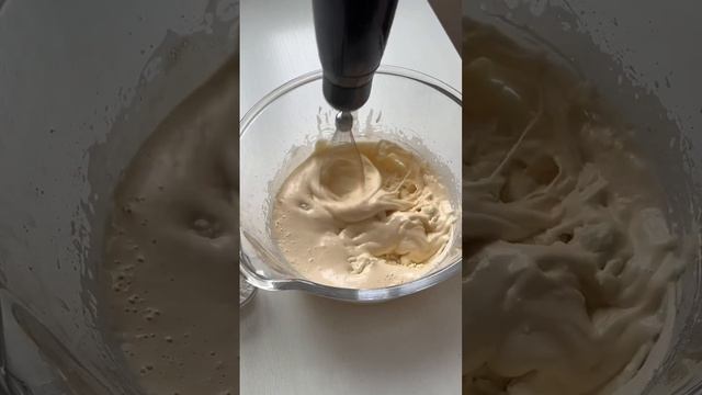 Творожные пончики🍩🍩🍩Полный рецепт есть в Инстаграме, здесь не входит( смотреть онлайн