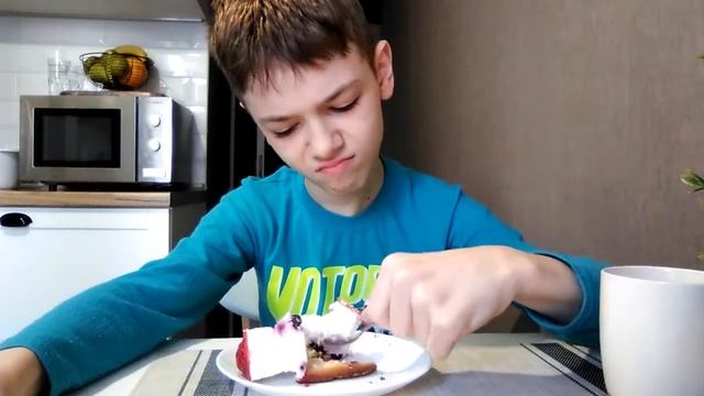 #мукбанг : Кушаю чизкейк и болтаю про тик ток смотреть онлайн