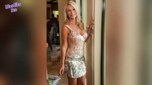 Natural Old Woman Over 60 Attractively Dressed Classy 490