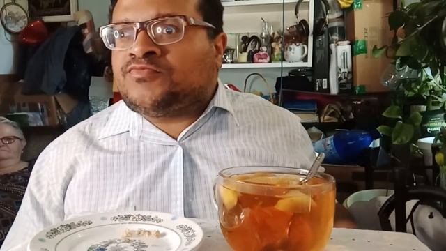 #Мукбанг #еданакамеру. Бутики очень вкусные. История микроавтобуса ЗИЛ-118 "Юность" смотреть онлайн