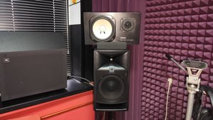 Прослушка JBL LSR708P