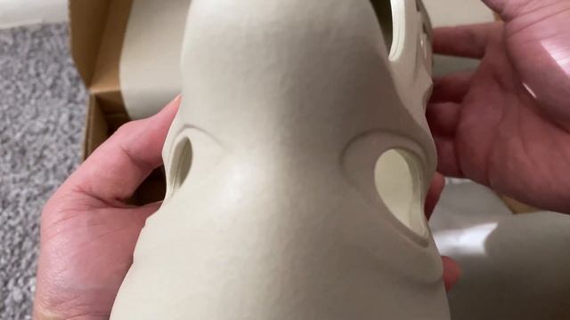 adidas Yeezy Foam Runner Sand (Unboxing) 2160p 4K смотреть онлайн