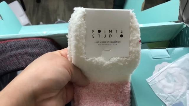 CHRISTMAS GIFT IDEAS FOR HER + $200 Giveaway {Closed} смотреть онлайн