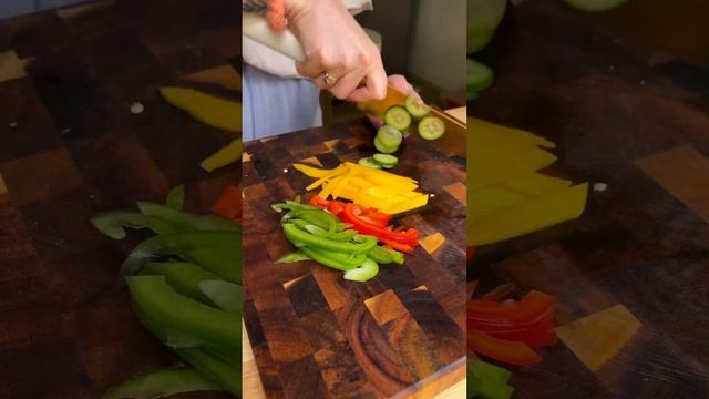 SPRING ROLL IN A BOWL 🌈🥒🫑🥑🥭 full recipe on my insta!! смотреть онлайн