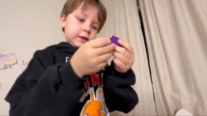 Распаковка игрушек. Рома играет в MedUnit Петроникс Мега-трансформер