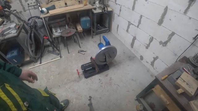 Отрезная пила по металлу Зубр профессионал d 355 мм, 2000 вт пом-355 и верстак под нее. смотреть онлайн