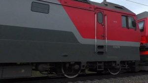 "В двойной тяге" 2ЭС6-799/374 "Синары" с грузовым поездом