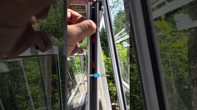 Раздвижное остекление. Чем отличаются ролики усиленные от не усиленных? Показываем наглядно