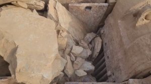 Строительство, дробление щебёнки