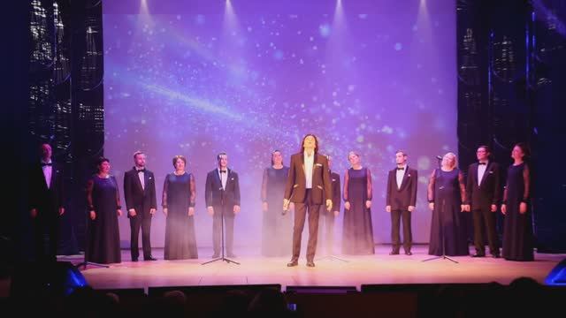 "Звёзды сентября" муз. А.Молдалиева сл. С.Кушнарёва. А. Молдалиев и гр. камерного хора "Распев"
